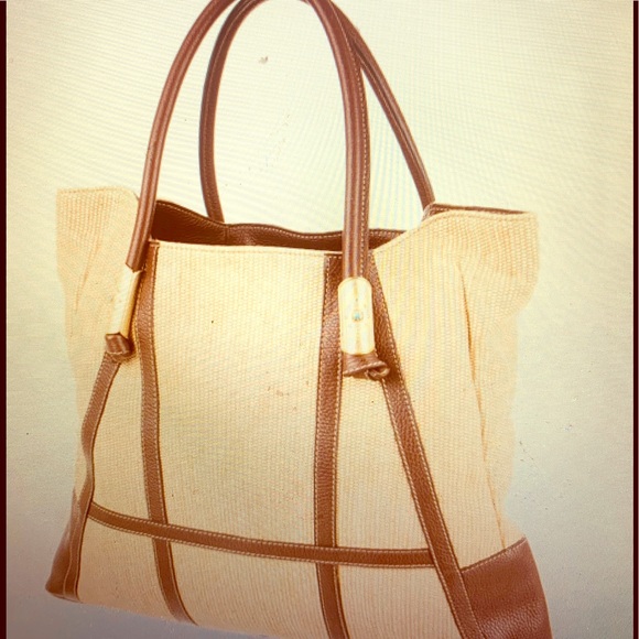 Valentino Garavani Handbags - Valentino Giovani tote gold hardware New Tags